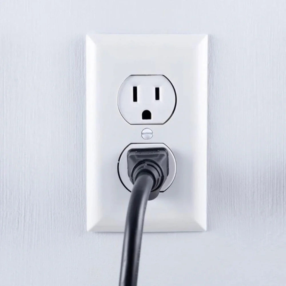 Leviton 1-Gang Duplex Outlet Wall Plate Cover, White